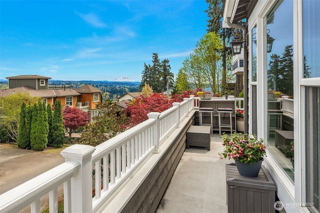 11919 89th Place NE, Kirkland, WA 98034
