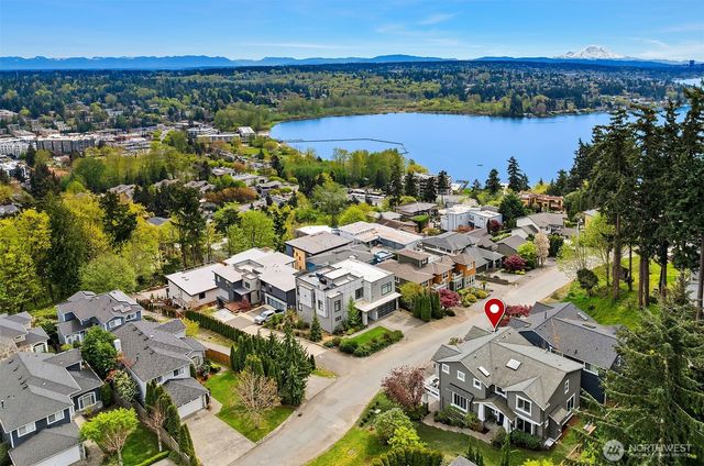 11919 89th Place NE, Kirkland, WA 98034