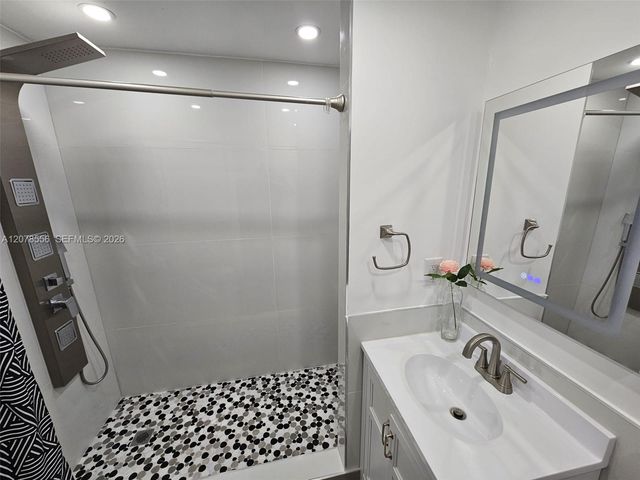 3605 Indian Creek Drive 203, Miami Beach, FL 33140