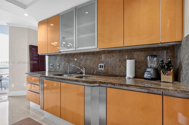 2600 Island Boulevard 3006, Aventura, FL 33160