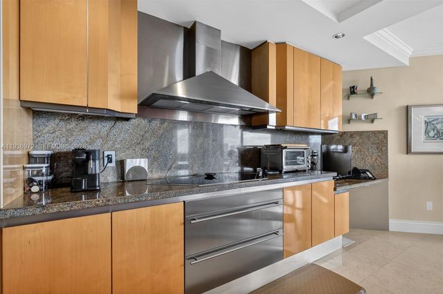 2600 Island Boulevard 3006, Aventura, FL 33160