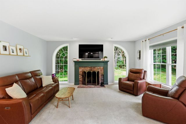2 Chelsea Drive, Bow, NH 03304