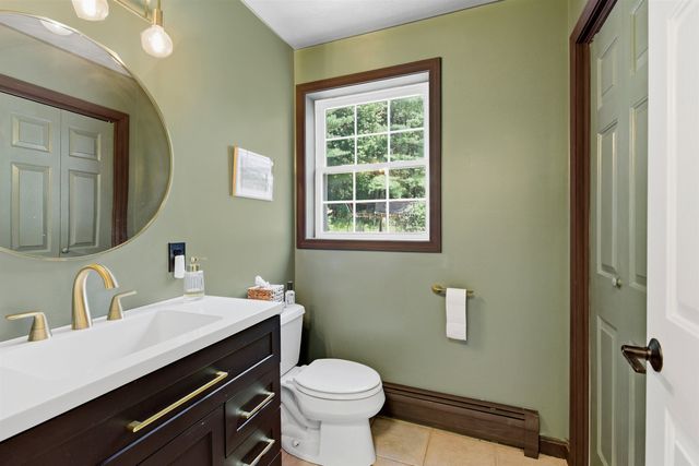 2 Chelsea Drive, Bow, NH 03304