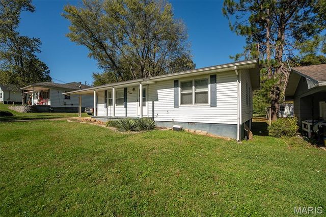 1313 Peggy Lane, Poplar Bluff, MO 63901