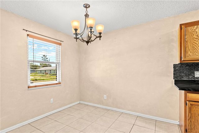 1190 12th Court SW, Vero Beach, FL 32962
