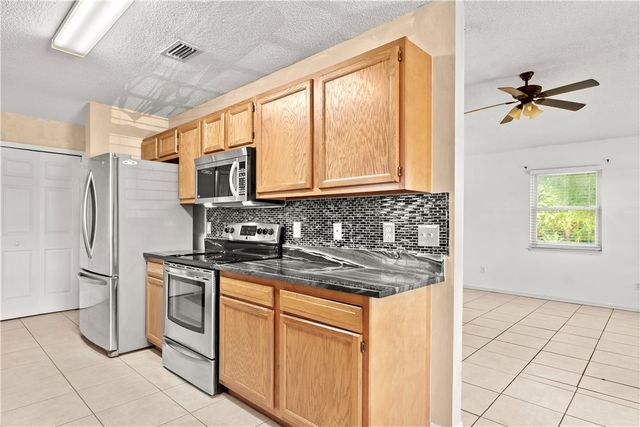 1190 12th Court SW, Vero Beach, FL 32962