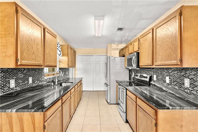 1190 12th Court SW, Vero Beach, FL 32962