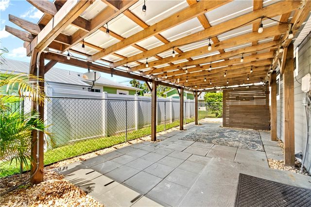 1190 12th Court SW, Vero Beach, FL 32962