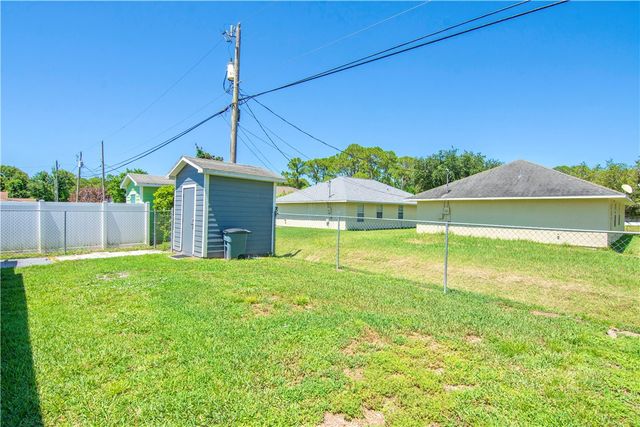 1190 12th Court SW, Vero Beach, FL 32962