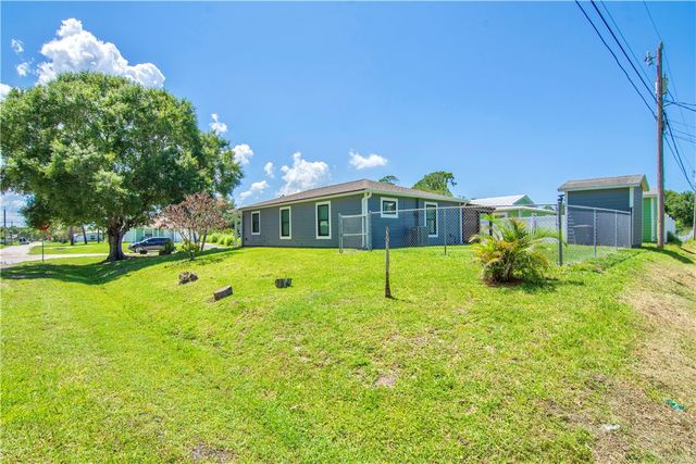 1190 12th Court SW, Vero Beach, FL 32962
