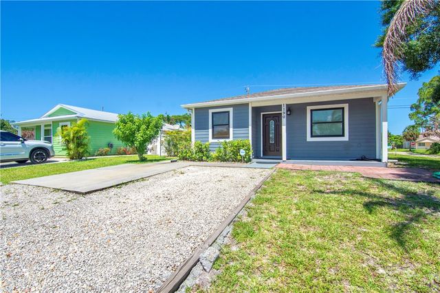 1190 12th Court SW, Vero Beach, FL 32962