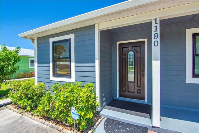 1190 12th Court SW, Vero Beach, FL 32962