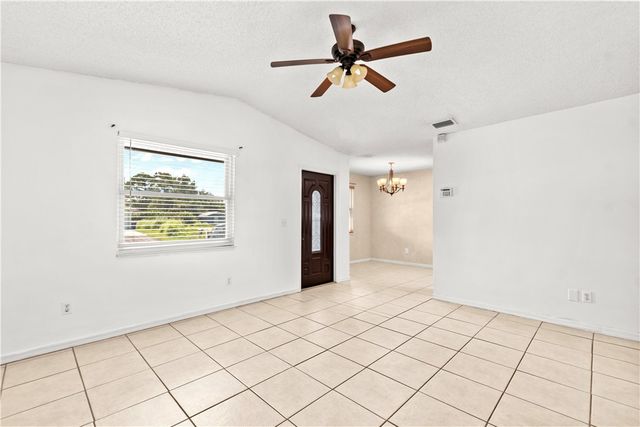 1190 12th Court SW, Vero Beach, FL 32962