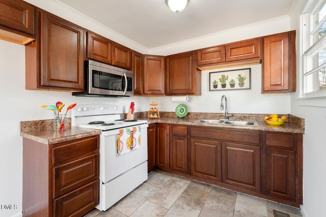 2000 Spruce Street, Fayetteville, NC 28303