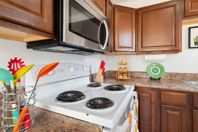 2000 Spruce Street, Fayetteville, NC 28303