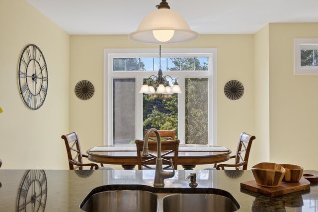 92 Riverwalk Way, Manchester, NH 03101