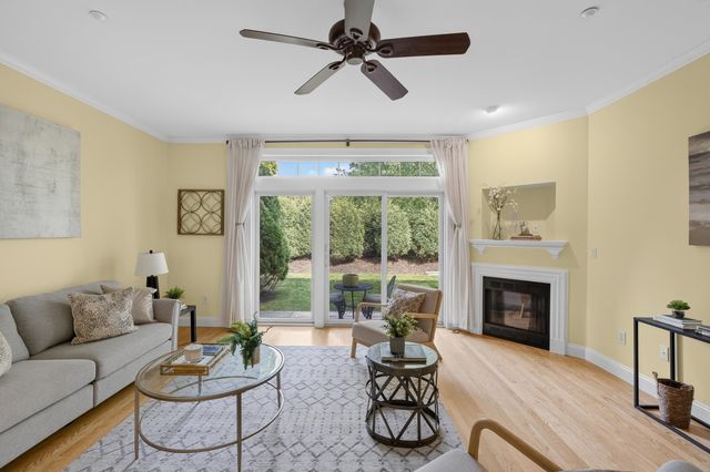 92 Riverwalk Way, Manchester, NH 03101