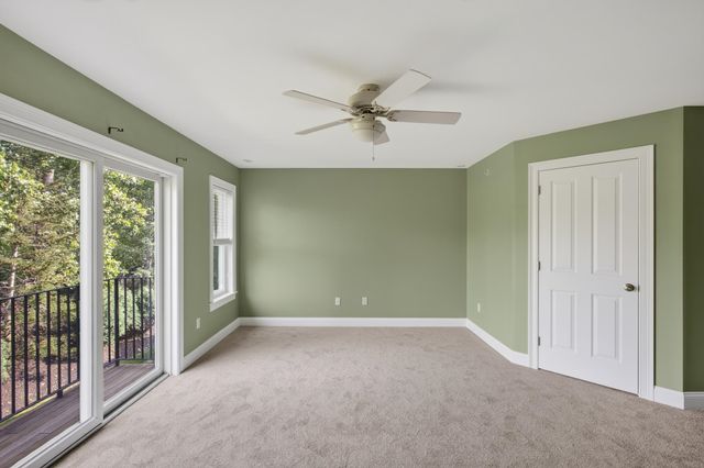 92 Riverwalk Way, Manchester, NH 03101