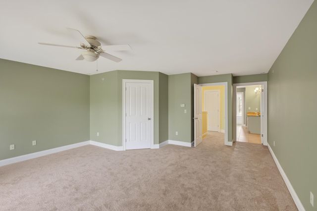 92 Riverwalk Way, Manchester, NH 03101