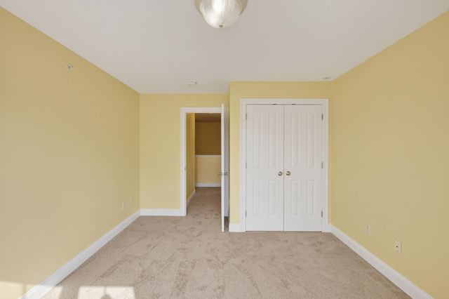 92 Riverwalk Way, Manchester, NH 03101