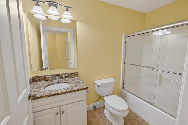 92 Riverwalk Way, Manchester, NH 03101
