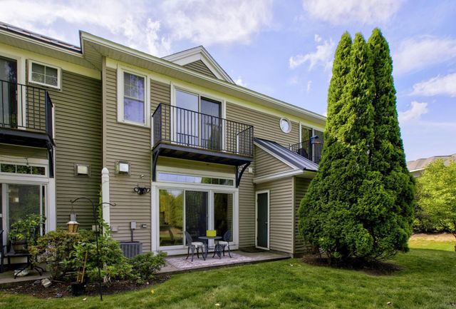 92 Riverwalk Way, Manchester, NH 03101