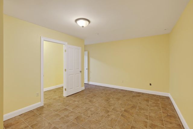92 Riverwalk Way, Manchester, NH 03101