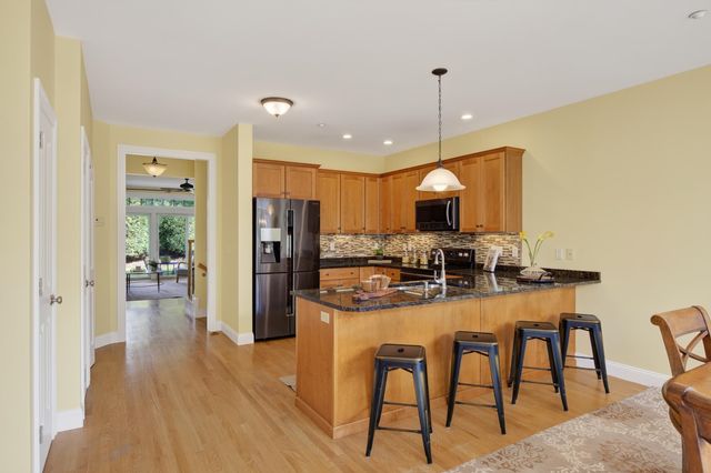 92 Riverwalk Way, Manchester, NH 03101