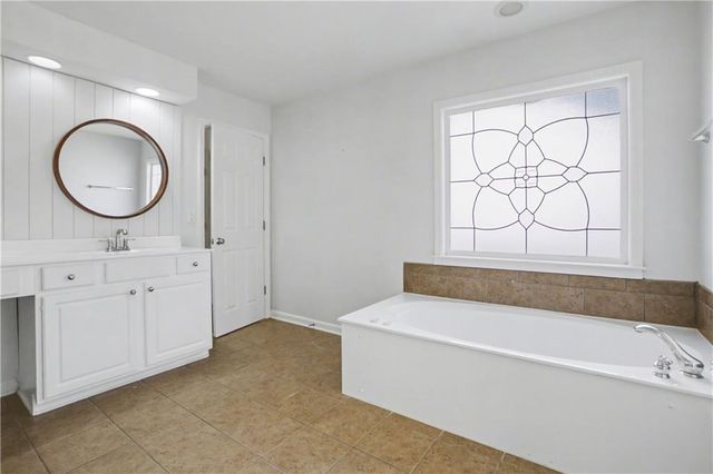 400 Pinoak Drive, Woodstock, GA 30188