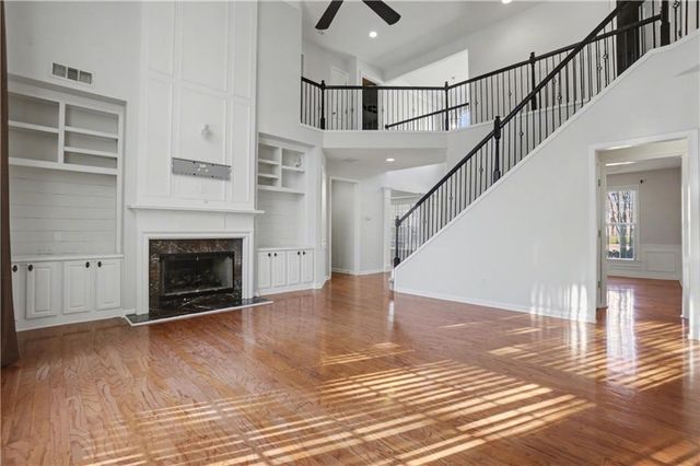 400 Pinoak Drive, Woodstock, GA 30188