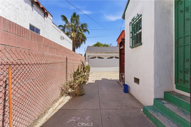 7810 Crenshaw, Los Angeles, CA 90043