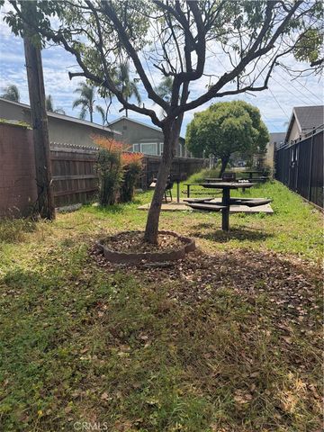 7810 Crenshaw, Los Angeles, CA 90043