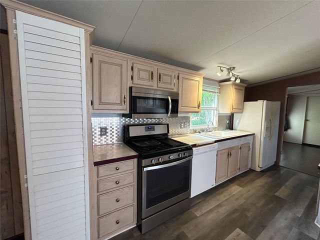 16640 Berry Road, Pearland, TX 77584