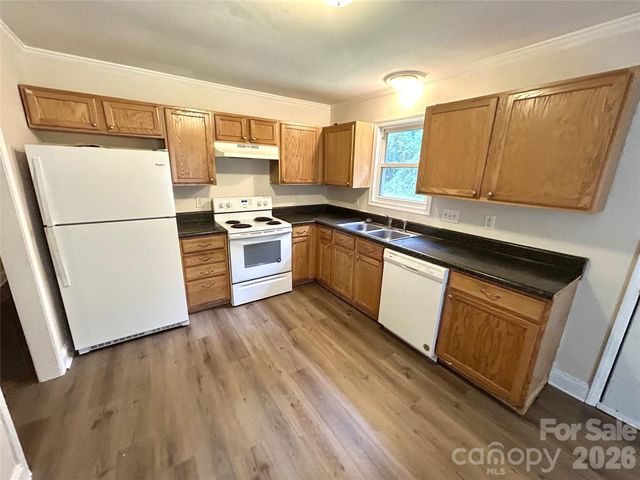 403 Stirrup Court, Charlotte, NC 28215