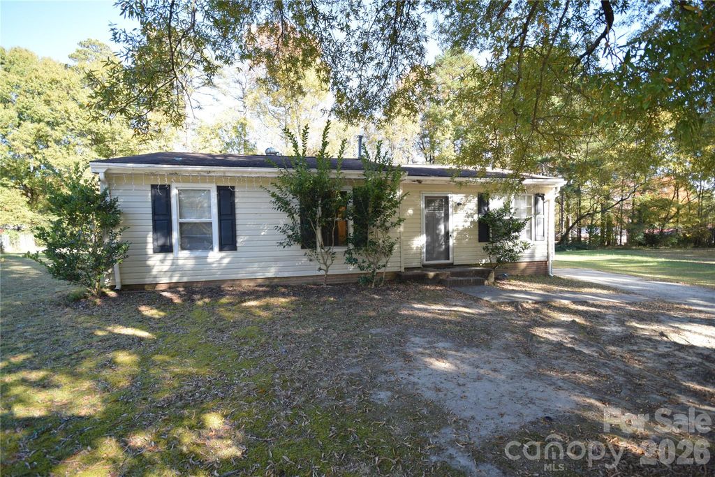 403 Stirrup Court, Charlotte, NC 28215