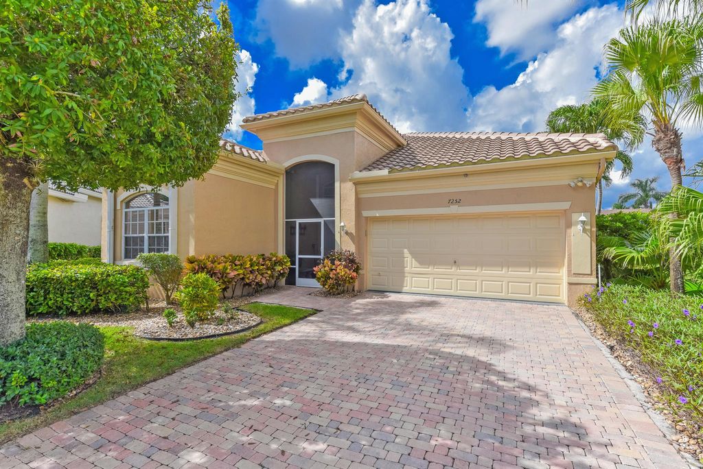 7252 Cataluna Circle, Delray Beach, FL 33446