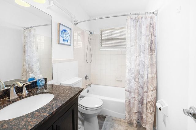 2340 R J Hendley Avenue, Riviera Beach, FL 33404