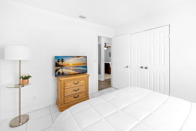 2340 R J Hendley Avenue, Riviera Beach, FL 33404