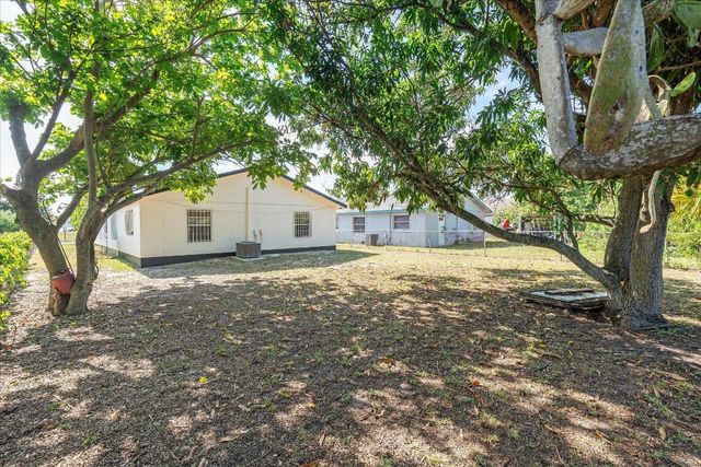 2340 R J Hendley Avenue, Riviera Beach, FL 33404