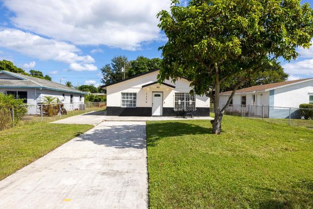 2340 R J Hendley Avenue, Riviera Beach, FL 33404