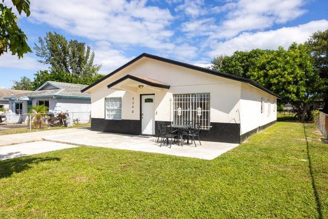 2340 R J Hendley Avenue, Riviera Beach, FL 33404