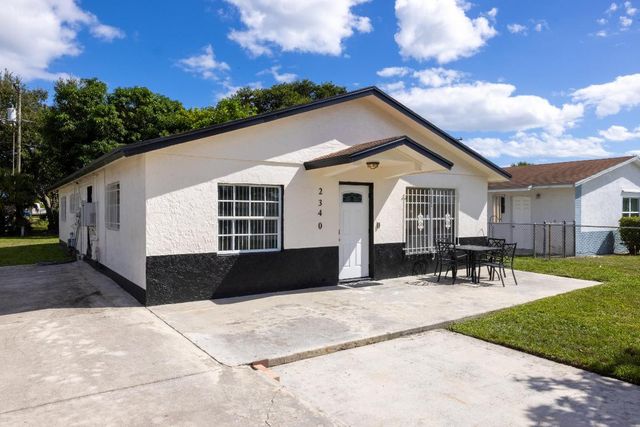 2340 R J Hendley Avenue, Riviera Beach, FL 33404