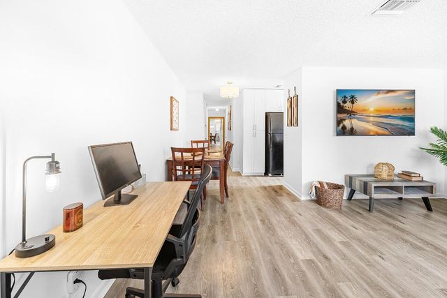 2340 R J Hendley Avenue, Riviera Beach, FL 33404