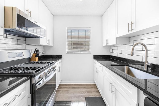 2340 R J Hendley Avenue, Riviera Beach, FL 33404