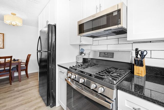 2340 R J Hendley Avenue, Riviera Beach, FL 33404