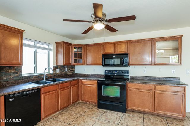 18932 N TOLEDO Avenue, Maricopa, AZ 85138