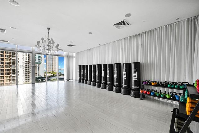 475 Brickell Ave 3113, Miami, FL 33131
