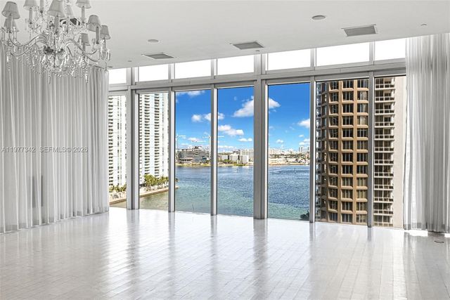 475 Brickell Ave 3113, Miami, FL 33131