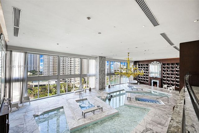 475 Brickell Ave 3113, Miami, FL 33131