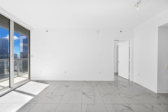 475 Brickell Ave 3113, Miami, FL 33131